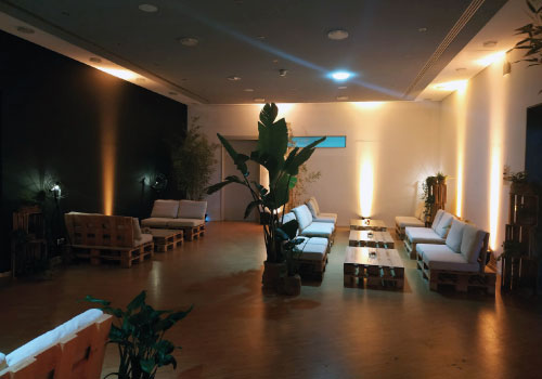 firmenworkshop-palettenmoebel-led-pflanzen-lounge